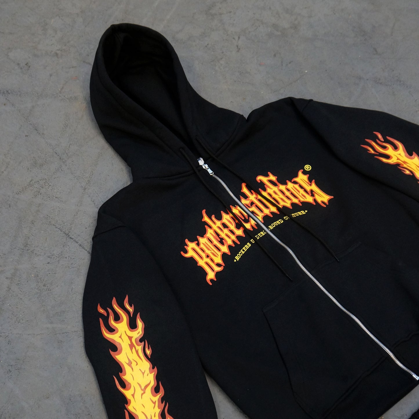 Campera "Lettersfire" Negra